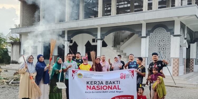 PC LDII Aimasi Gelar Kerja Bakti Sambut HUT RI ke 81 Tanamkan Nilai Gotong Royong Kerjasama yang Baik